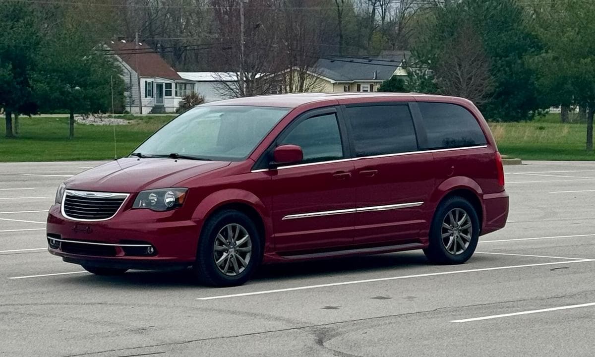 2016 Chrysler Town & Country S available in Louisville
