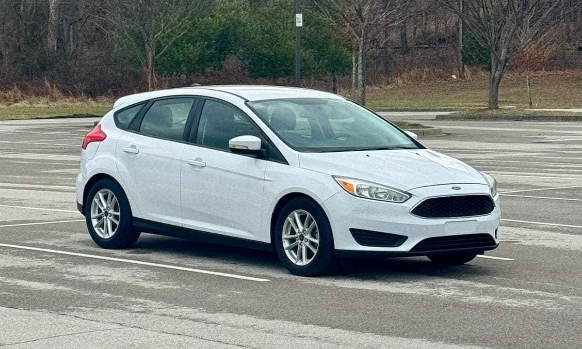 2016 Ford Focus SE available in Louisville
