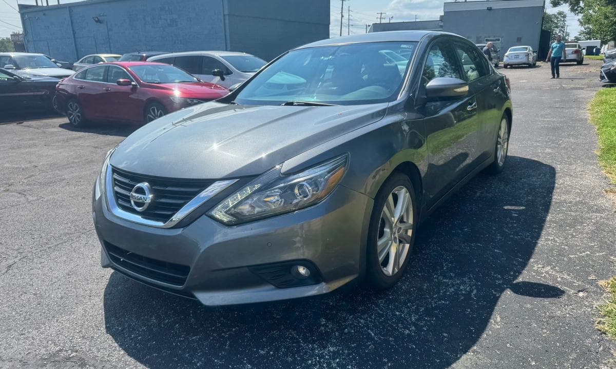 2017 Nissan Altima 3.5 SL available in Louisville