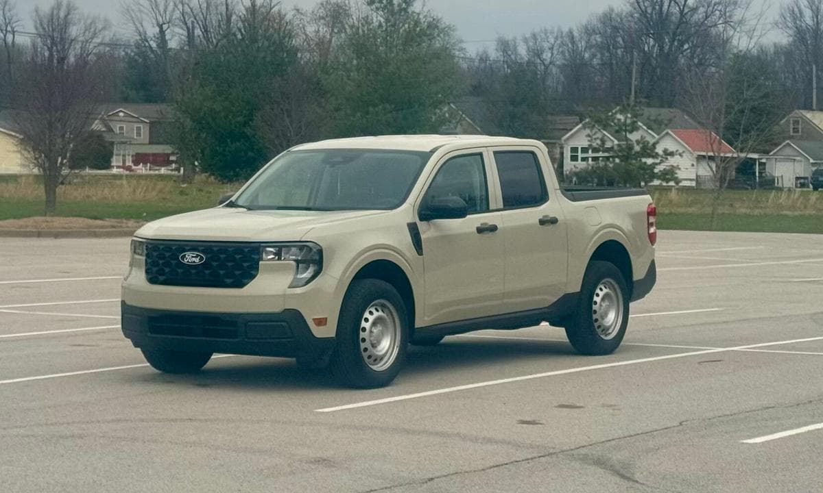2025 Ford Maverick XL available in New Albany