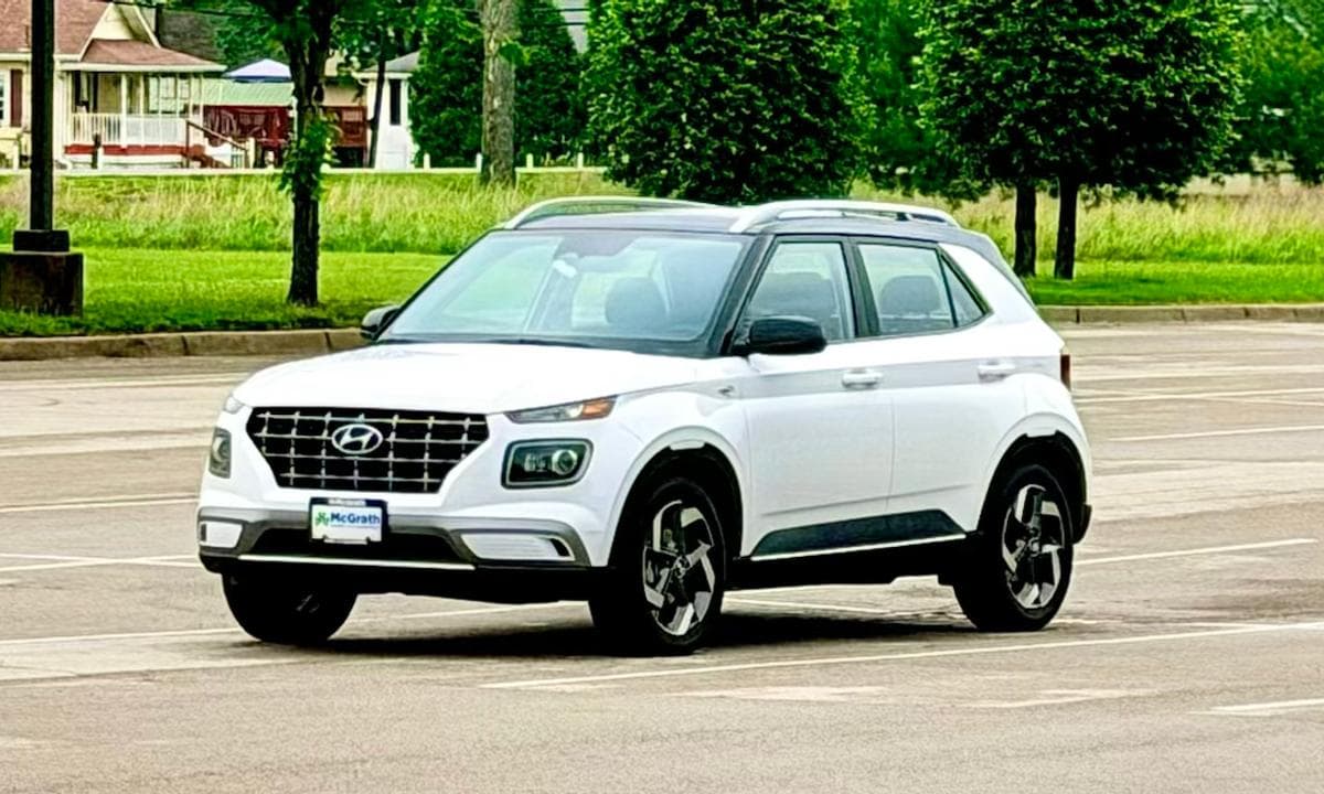 2025 Hyundai Venue Limited available in Louisville