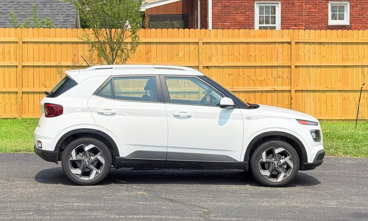 2025 Hyundai Venue SEL available in Louisville