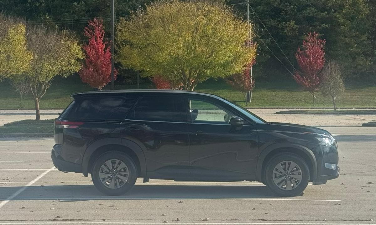 2025 Nissan Pathfinder S available in Louisville