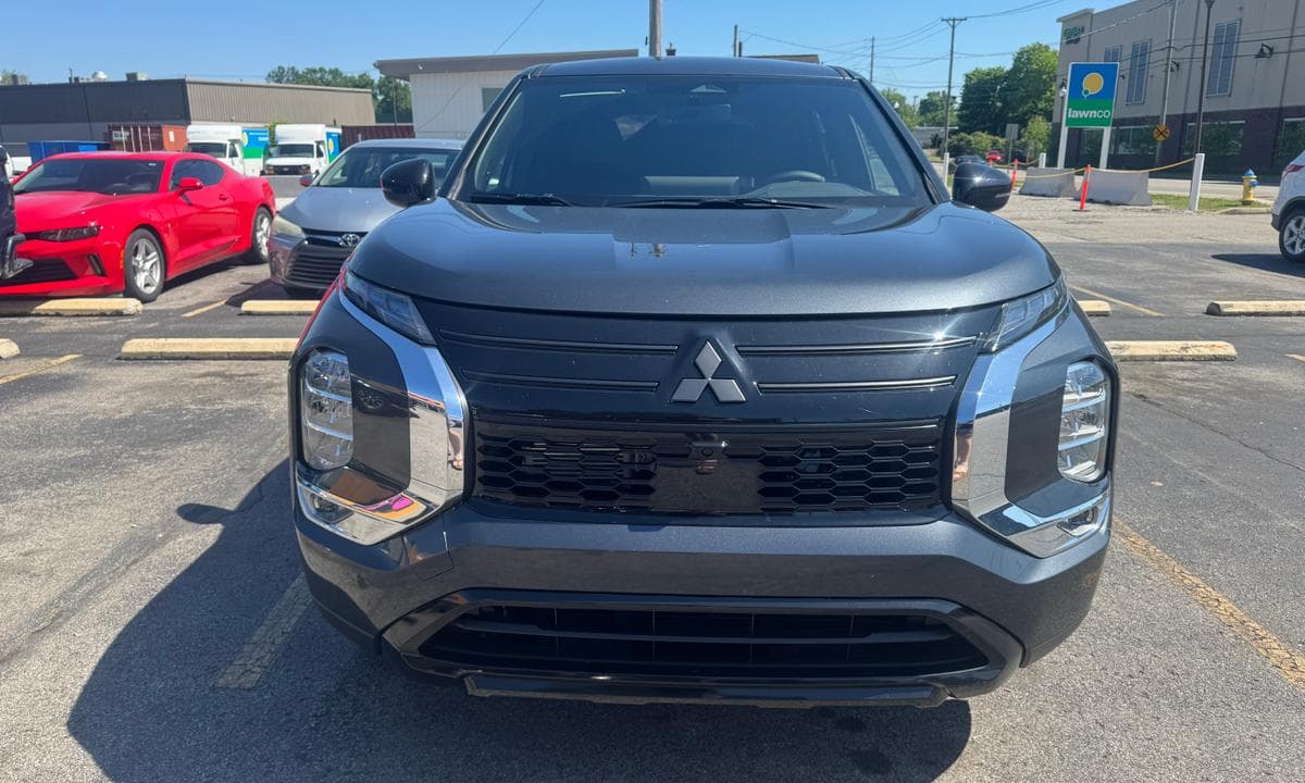 2026 Mitsubishi Outlander LE available in New Albany